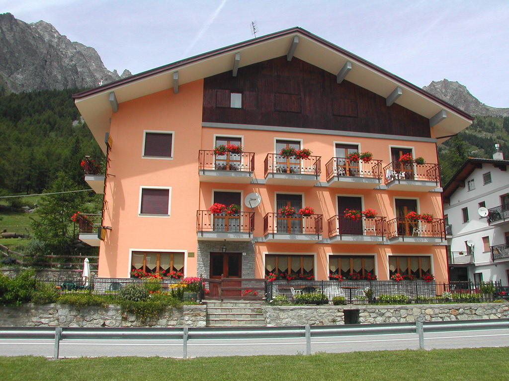 Albergo Valentino Bionaz Екстериор снимка